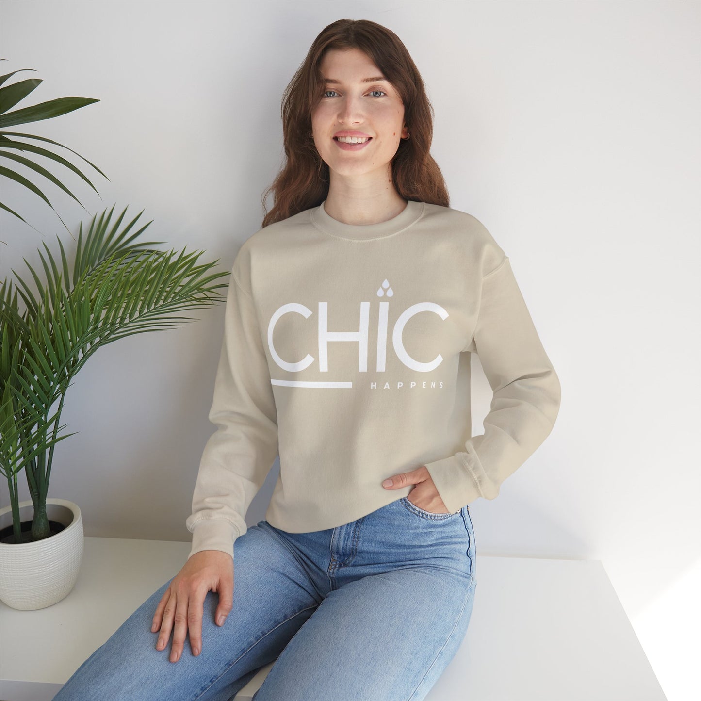 Chic Happens" Damen-Sweatshirt – Dein Statement-Piece für Stil und Komfort